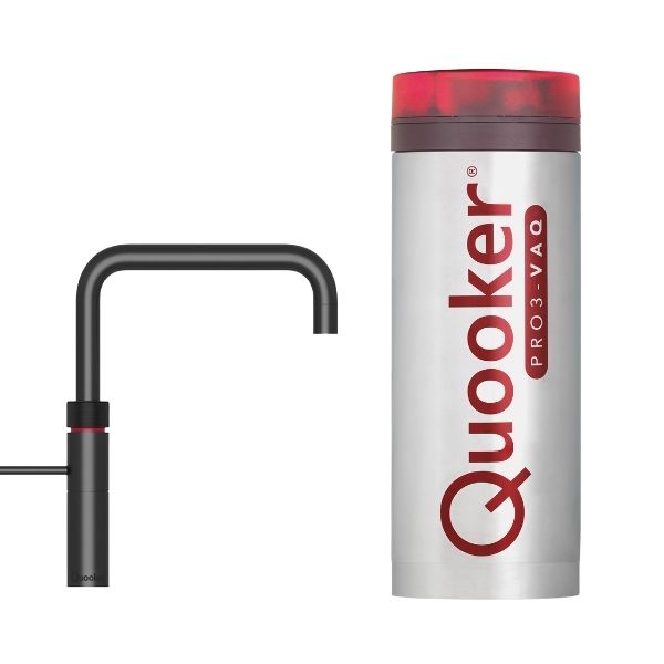 Quooker Fusion Square Zwart kokend water kraan. Koud, warm en kokend water, te zien in de showroom van de Kokendwatergigant